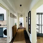 Citi Homes - 3br, 6 Beds, Tv, Kitchen Near Bauhaus & Meisterhaeuser