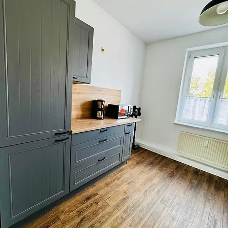 Citi Homes - 3br, 6 Beds, Tv, Kitchen Near Bauhaus & Meisterhaeuser Apartament